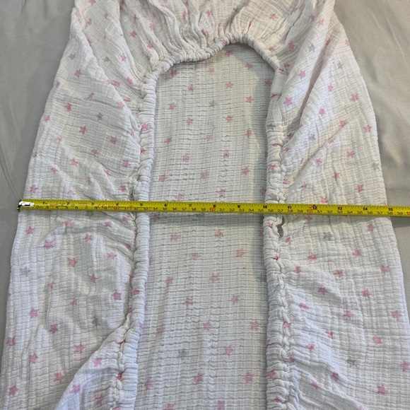 aden + anais - Pink and Gray Star change table sheet - Picture 6 of 6